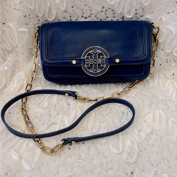 TORY BURCH Amanda Small Pebbled Leather Crossbody in Royal Navy and Gold - Picture 4 of 4